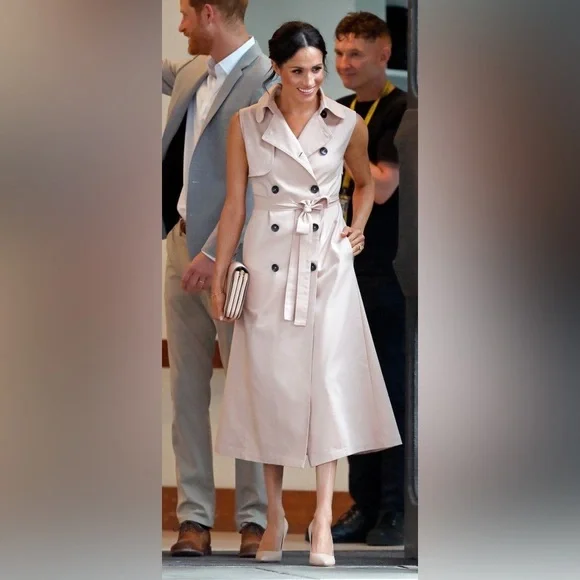 HOUSE OF NONIE | sleeveless trench | size medium - Picture 6 of 6